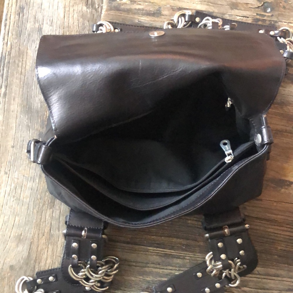 Chloe Shoulder Bag - Picture 3 of 6